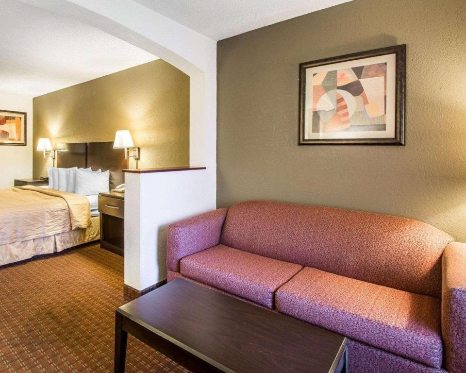 Quality Inn & Suites Near Panama City Beach Εξωτερικό φωτογραφία