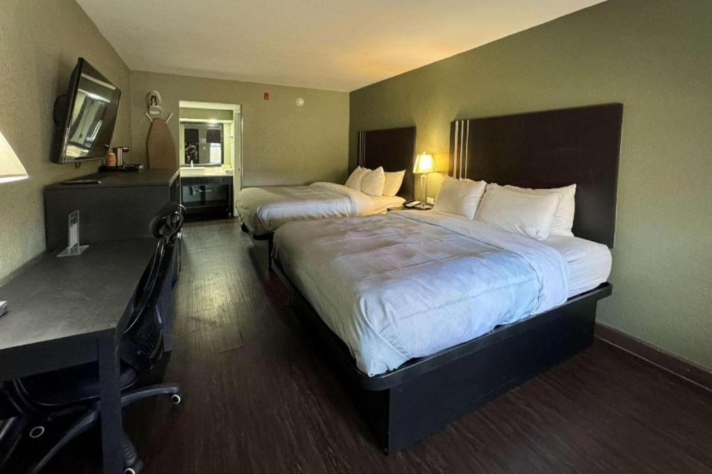 Quality Inn & Suites Near Panama City Beach Εξωτερικό φωτογραφία