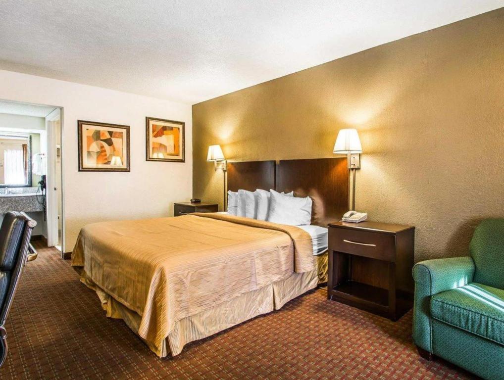 Quality Inn & Suites Near Panama City Beach Εξωτερικό φωτογραφία