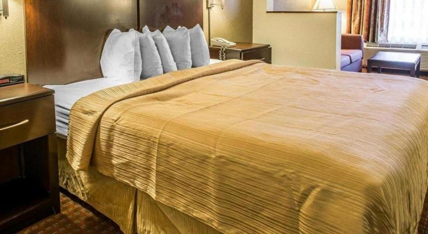Quality Inn & Suites Near Panama City Beach Εξωτερικό φωτογραφία